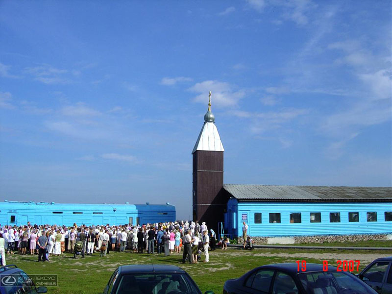 Illustration for article titled These Train Cars Converted Into Churches Are Literal Holy Rollers